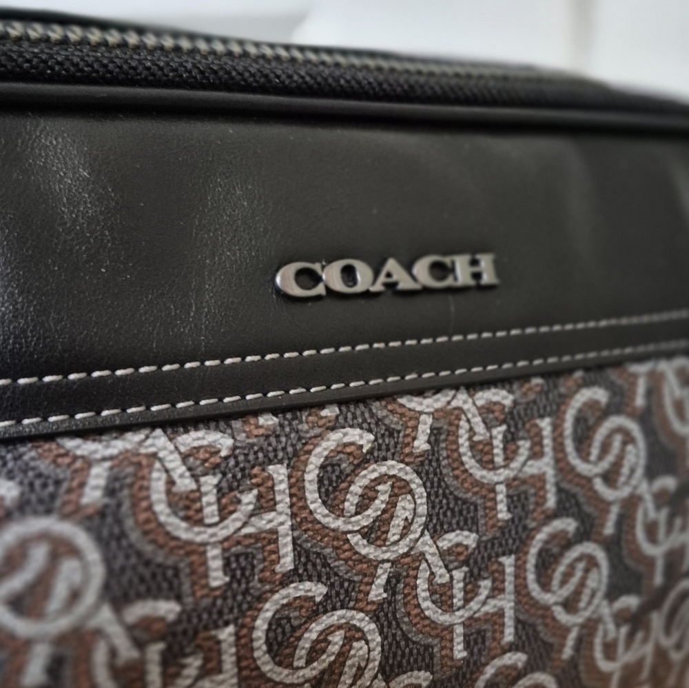 Coach CF484 Graham Midnight Crossbody Coach Monogram Print Canvas And Leather - Picture 4 of 16